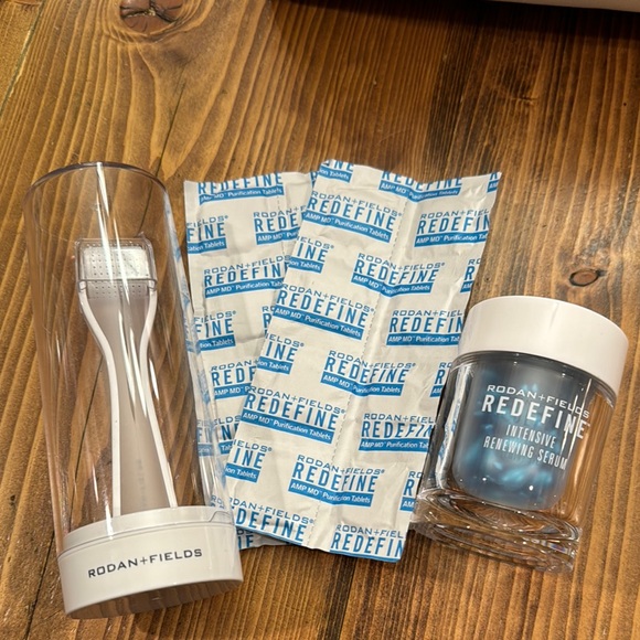 Rodan + Fields Redefine Intensive Renewing Serum - Picture 2 of 4